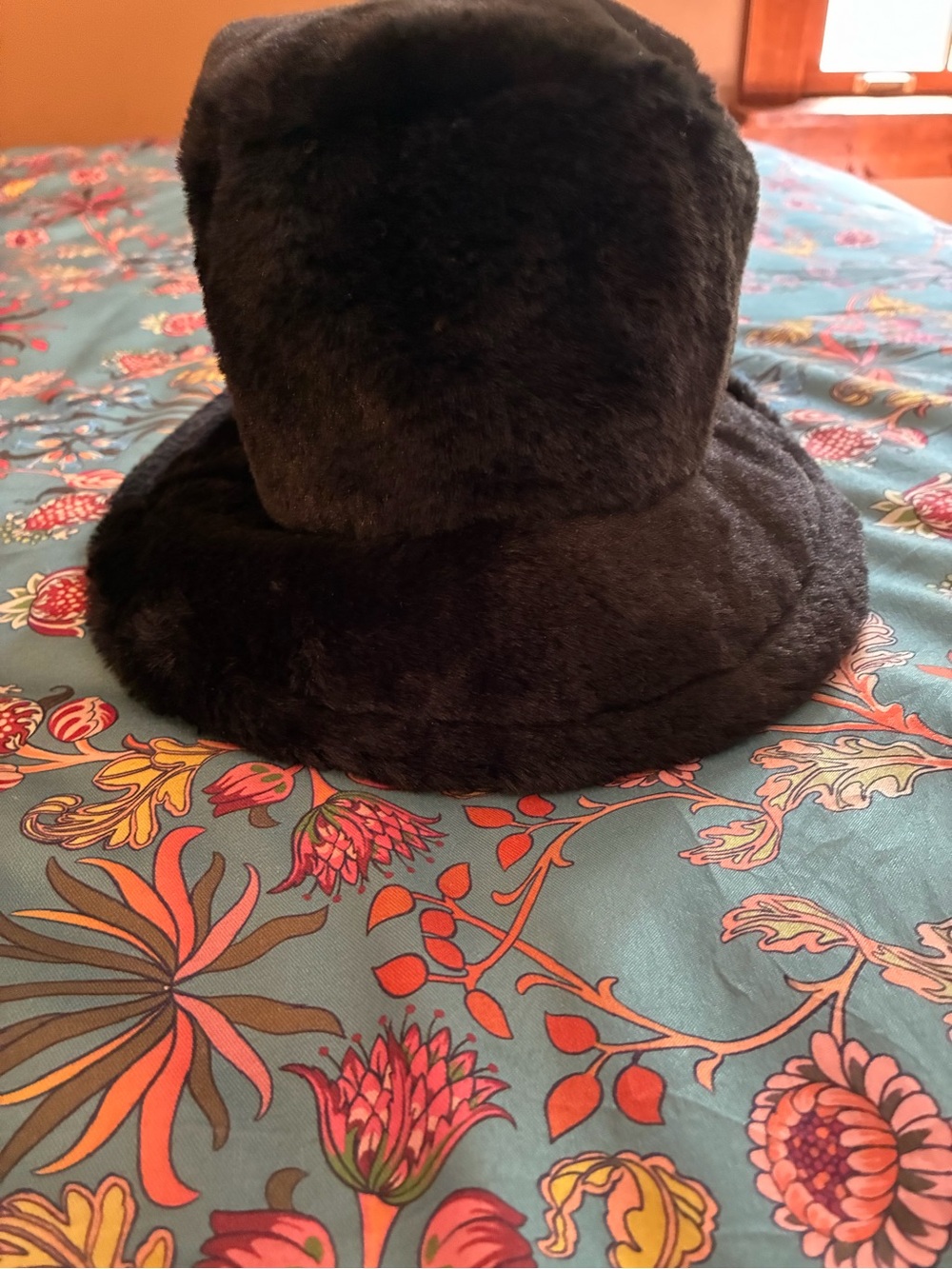 Women's Faux Fur Bucket Hat - Black